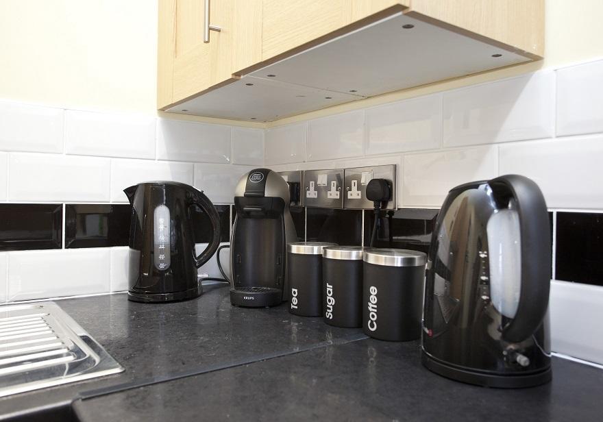 Foresters Inn Contractors Own Apartment - City Centre By Victoria Centre Shopping Centre - Your Own 7 Double Bedrooms Private Apartment With 3 Bathrooms And Snooker Room - Full Kitchen - Outdoor Parking For Cars Or Vans At Five Pounds A Day Nottingham Extérieur photo