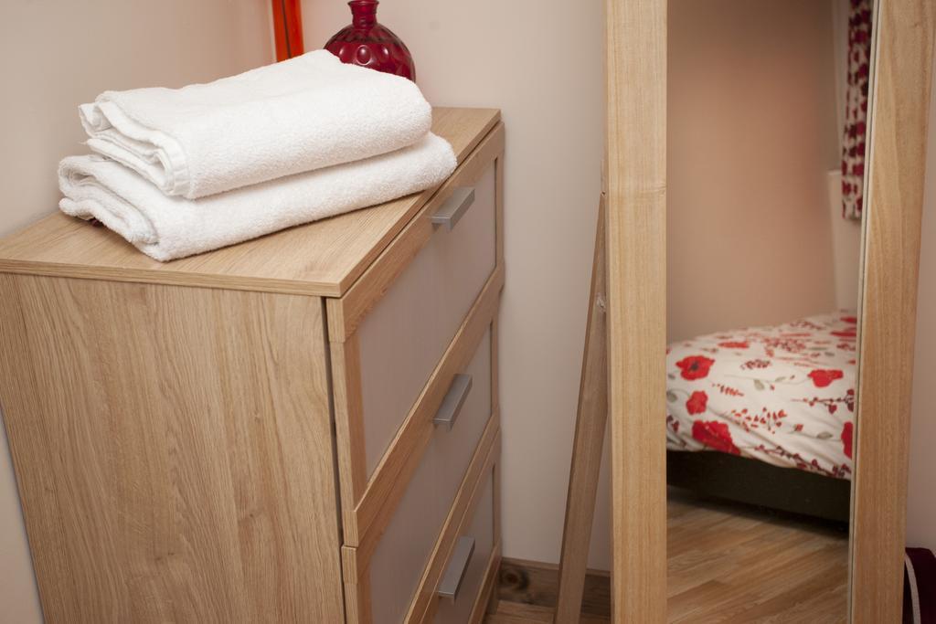 Foresters Inn Contractors Own Apartment - City Centre By Victoria Centre Shopping Centre - Your Own 7 Double Bedrooms Private Apartment With 3 Bathrooms And Snooker Room - Full Kitchen - Outdoor Parking For Cars Or Vans At Five Pounds A Day Nottingham Extérieur photo