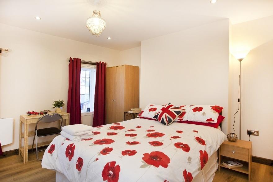 Foresters Inn Contractors Own Apartment - City Centre By Victoria Centre Shopping Centre - Your Own 7 Double Bedrooms Private Apartment With 3 Bathrooms And Snooker Room - Full Kitchen - Outdoor Parking For Cars Or Vans At Five Pounds A Day Nottingham Chambre photo