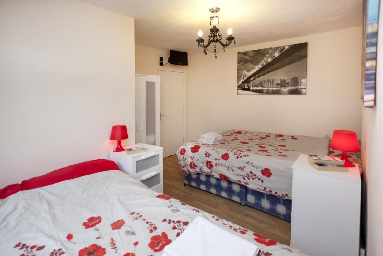 Foresters Inn Contractors Own Apartment - City Centre By Victoria Centre Shopping Centre - Your Own 7 Double Bedrooms Private Apartment With 3 Bathrooms And Snooker Room - Full Kitchen - Outdoor Parking For Cars Or Vans At Five Pounds A Day Nottingham Chambre photo