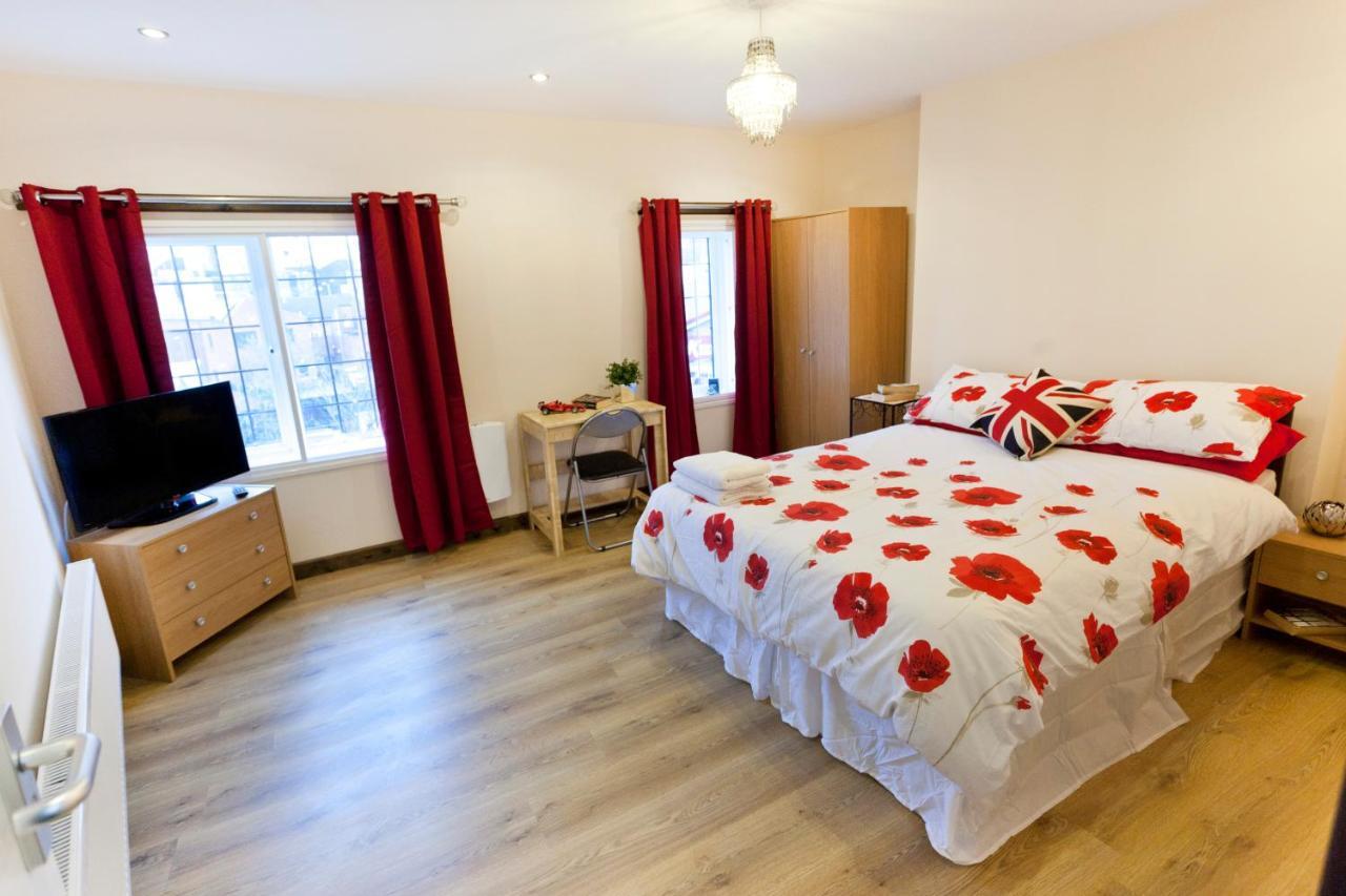 Foresters Inn Contractors Own Apartment - City Centre By Victoria Centre Shopping Centre - Your Own 7 Double Bedrooms Private Apartment With 3 Bathrooms And Snooker Room - Full Kitchen - Outdoor Parking For Cars Or Vans At Five Pounds A Day Nottingham Extérieur photo