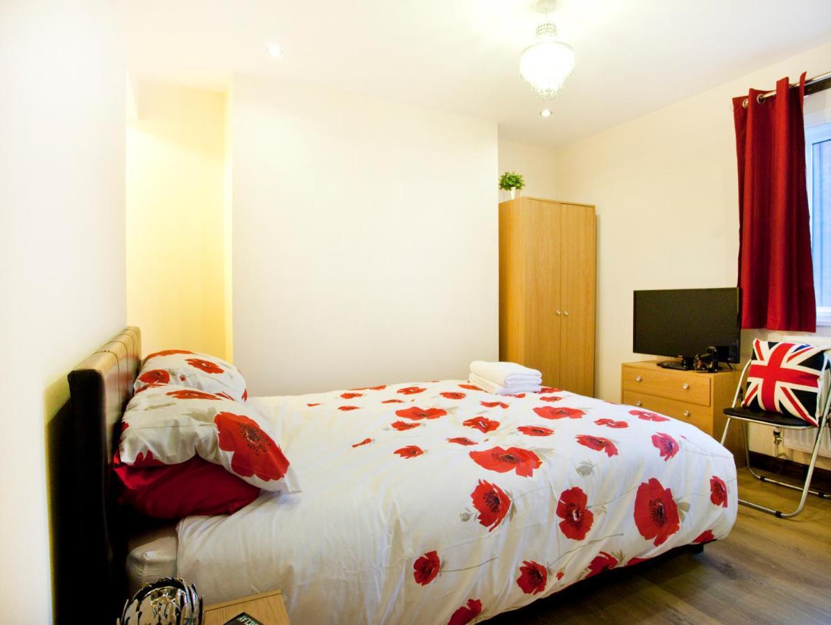 Foresters Inn Contractors Own Apartment - City Centre By Victoria Centre Shopping Centre - Your Own 7 Double Bedrooms Private Apartment With 3 Bathrooms And Snooker Room - Full Kitchen - Outdoor Parking For Cars Or Vans At Five Pounds A Day Nottingham Extérieur photo
