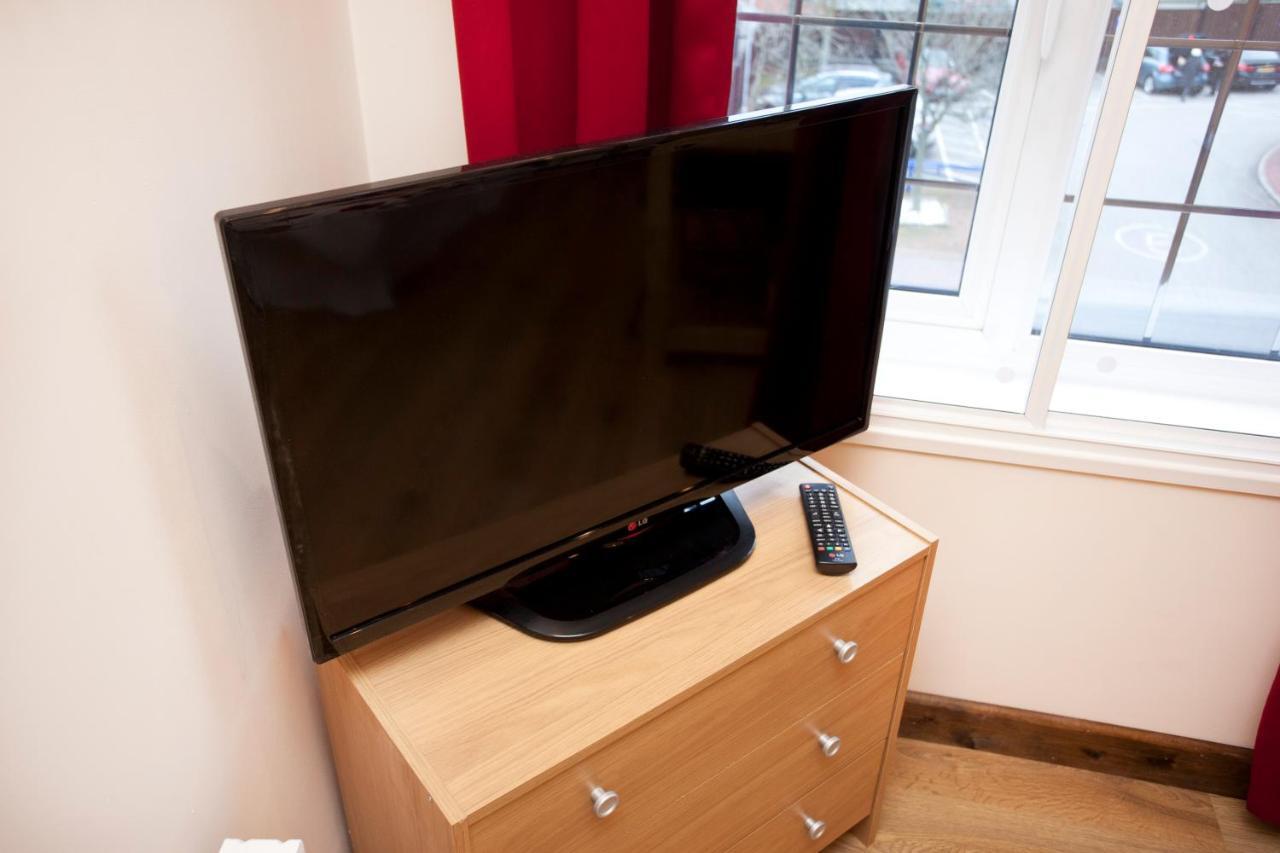 Foresters Inn Contractors Own Apartment - City Centre By Victoria Centre Shopping Centre - Your Own 7 Double Bedrooms Private Apartment With 3 Bathrooms And Snooker Room - Full Kitchen - Outdoor Parking For Cars Or Vans At Five Pounds A Day Nottingham Extérieur photo